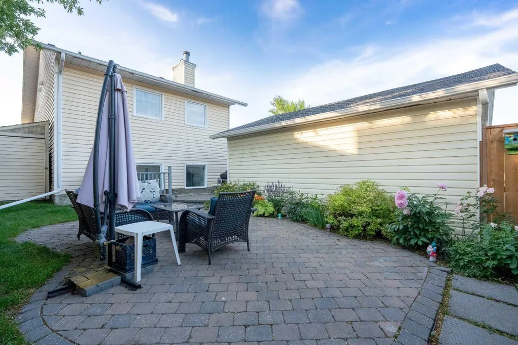 128 Sunvale Crescent SE Calgary AB T2X2S5