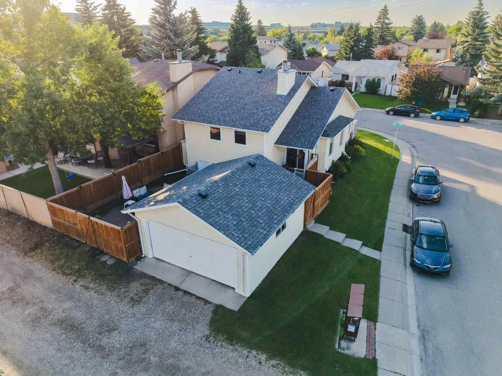 128 Sunvale Crescent SE Calgary AB T2X2S5