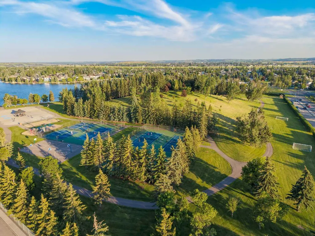 128 Sunvale Crescent SE Calgary AB T2X2S5