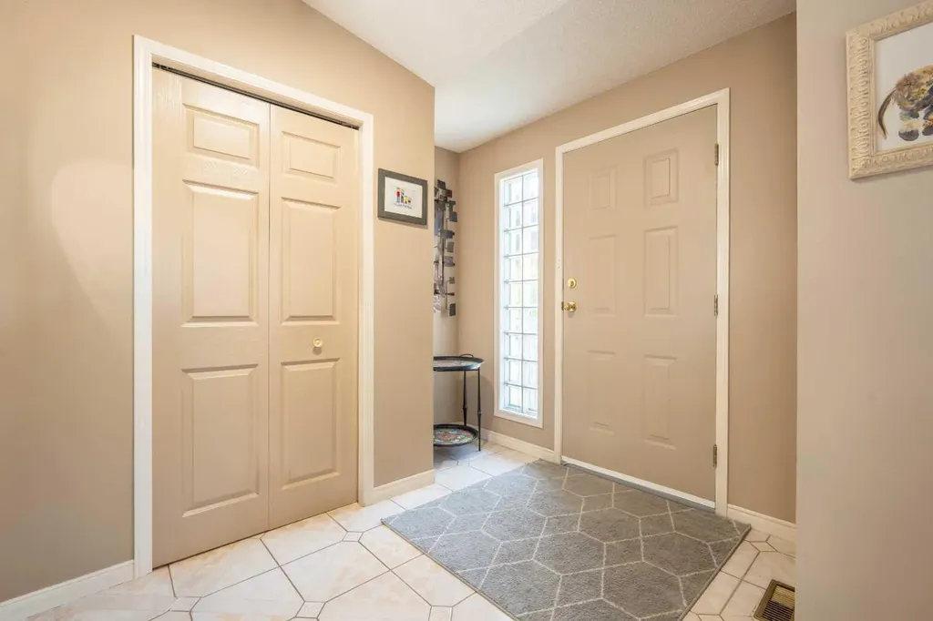 128 Sunvale Crescent SE Calgary AB T2X2S5
