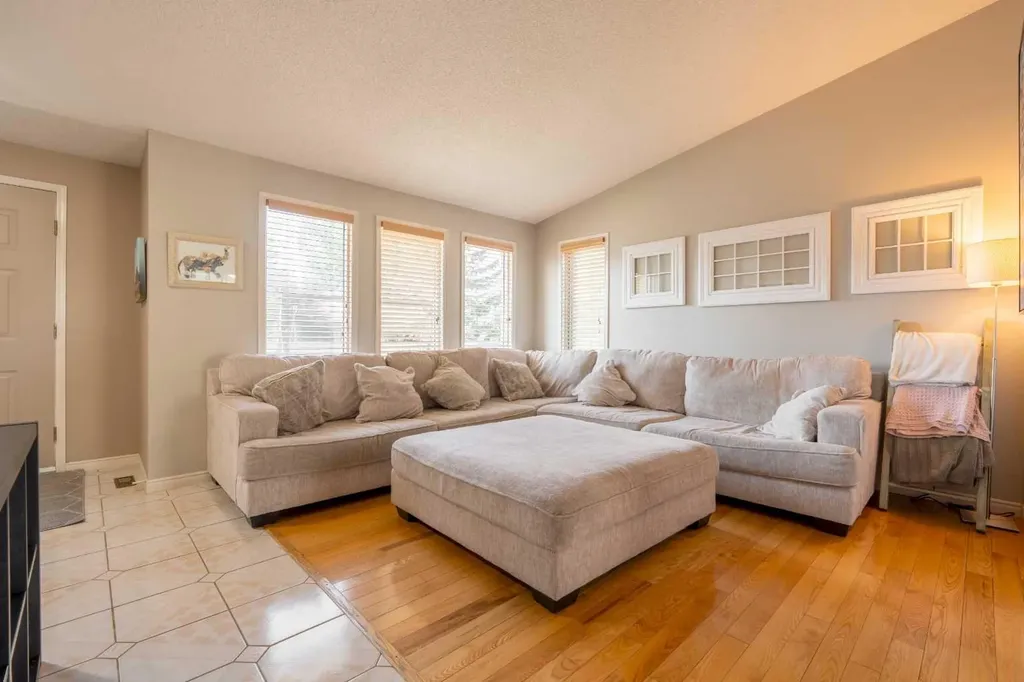 128 Sunvale Crescent SE Calgary AB T2X2S5