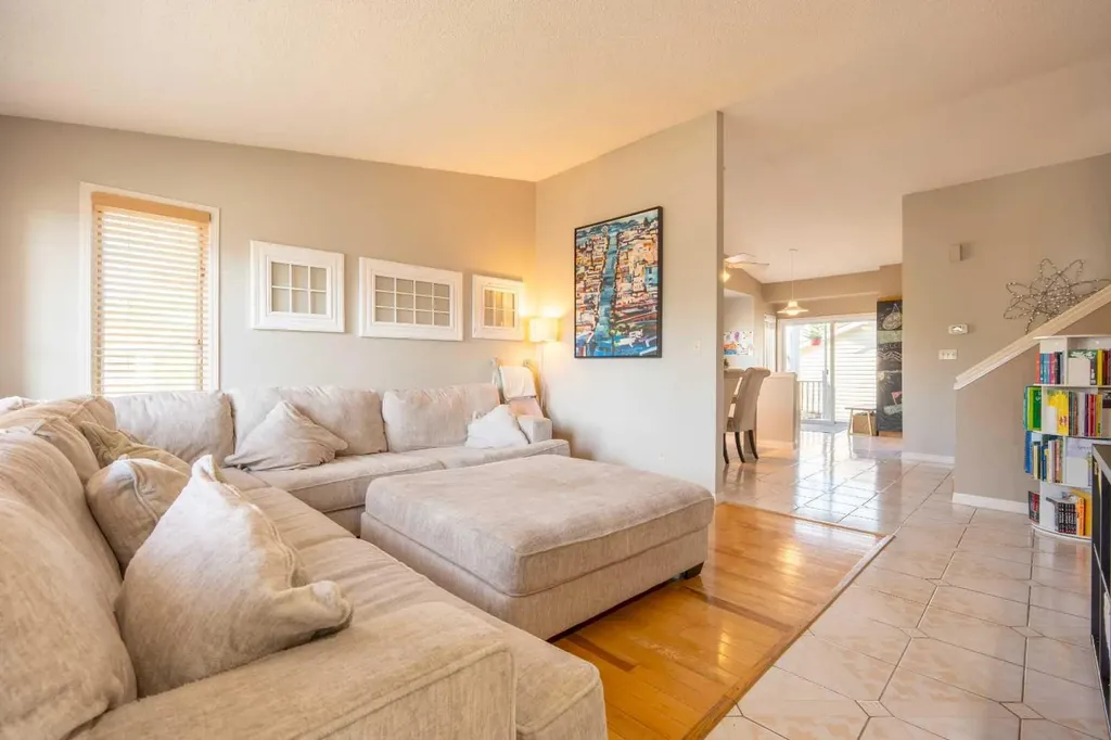 128 Sunvale Crescent SE Calgary AB T2X2S5