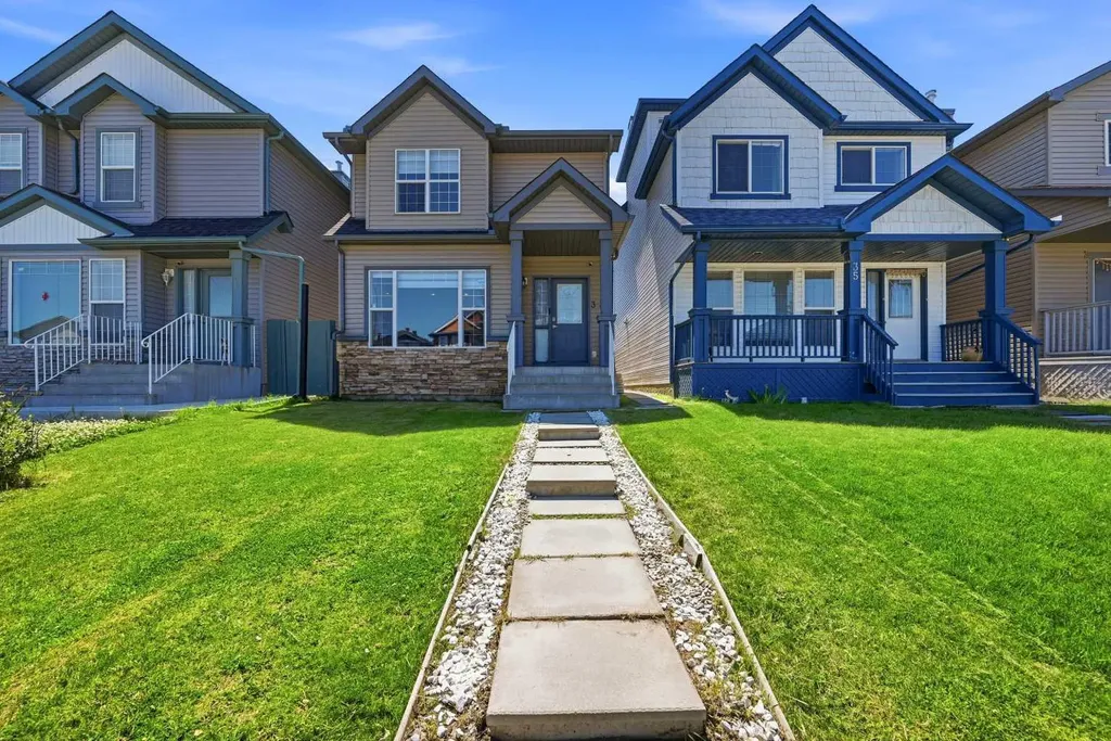 33 Saddlecrest Close NE Calgary AB T3J 5B5