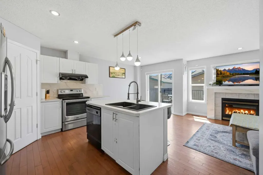 33 Saddlecrest Close NE Calgary AB T3J 5B5