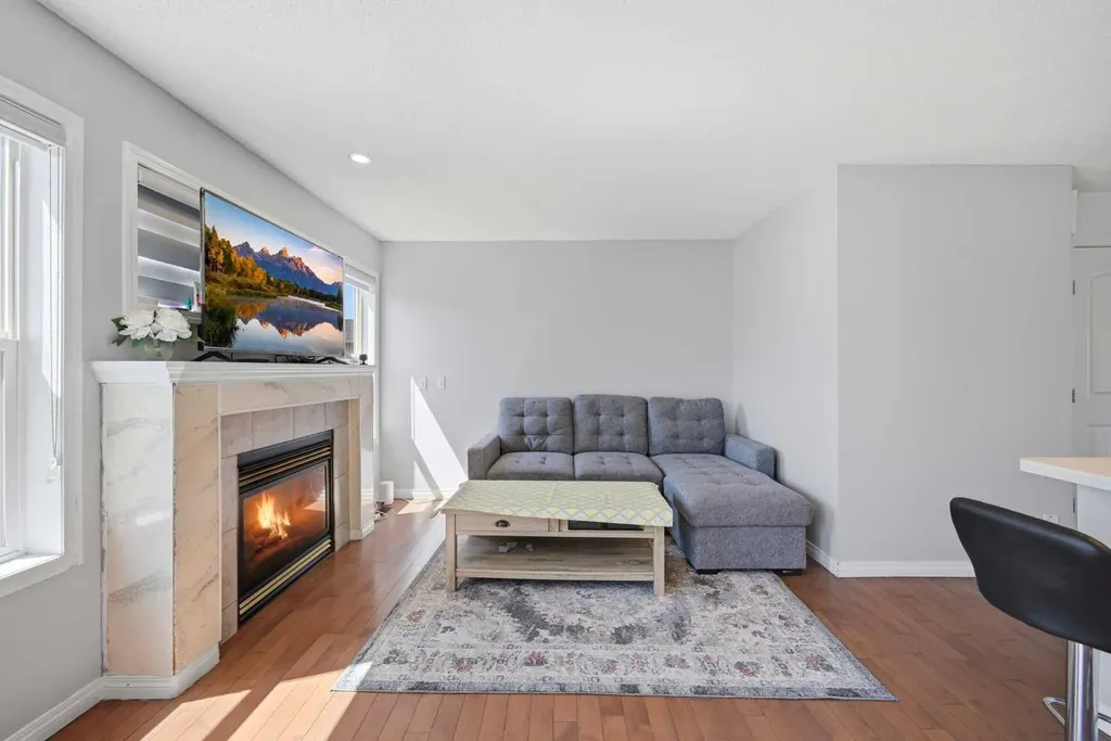 33 Saddlecrest Close NE Calgary AB T3J 5B5