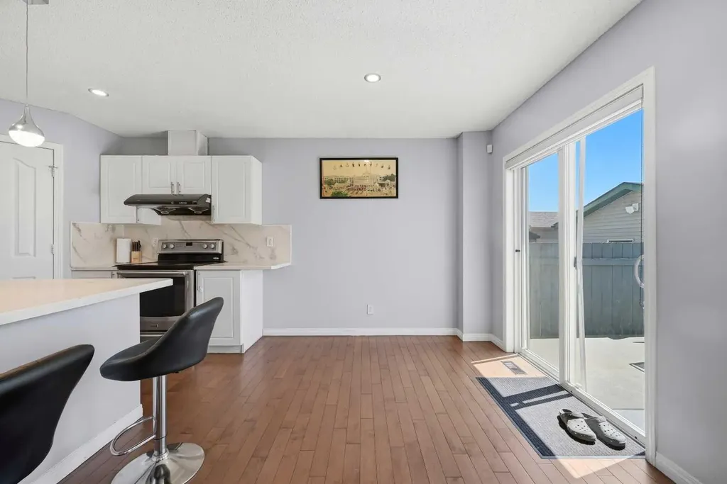 33 Saddlecrest Close NE Calgary AB T3J 5B5