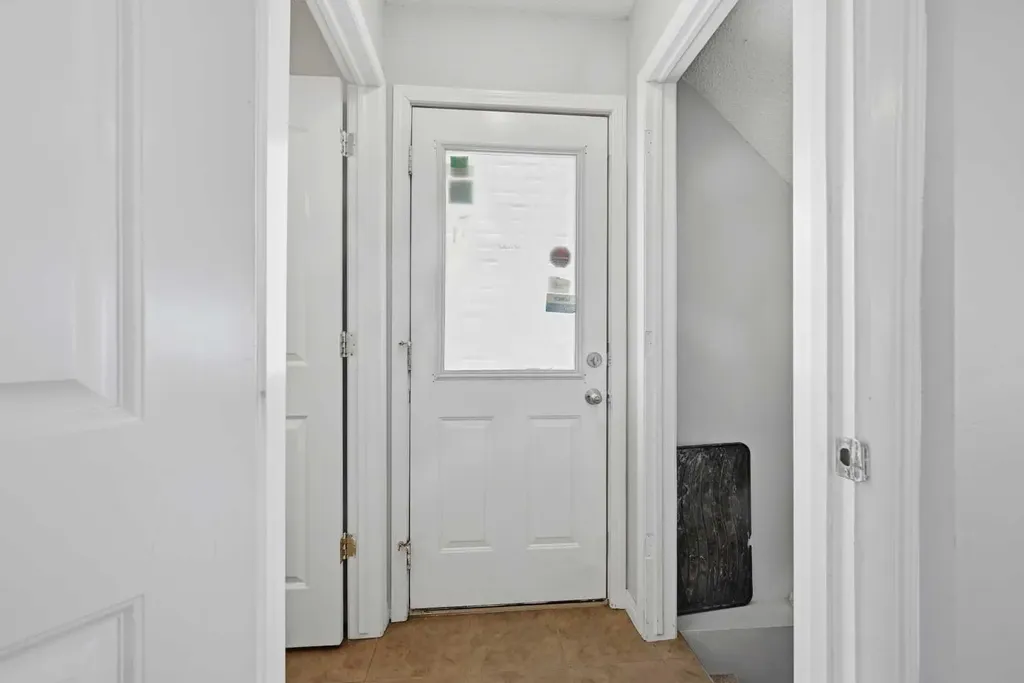 33 Saddlecrest Close NE Calgary AB T3J 5B5