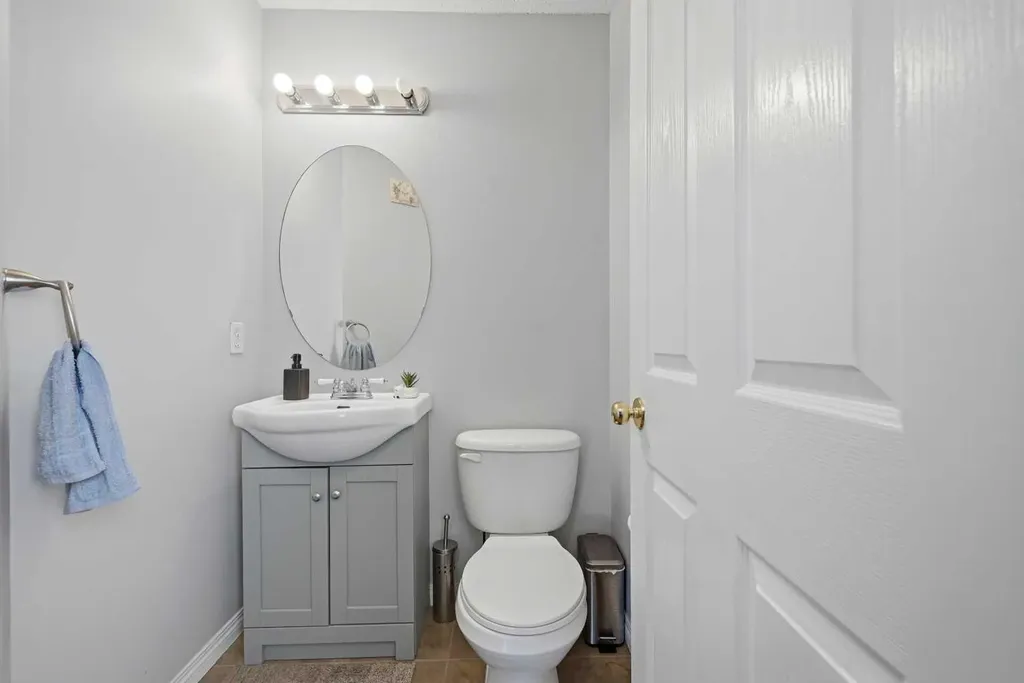 33 Saddlecrest Close NE Calgary AB T3J 5B5