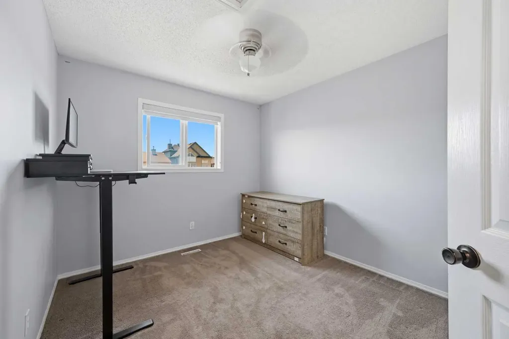 33 Saddlecrest Close NE Calgary AB T3J 5B5