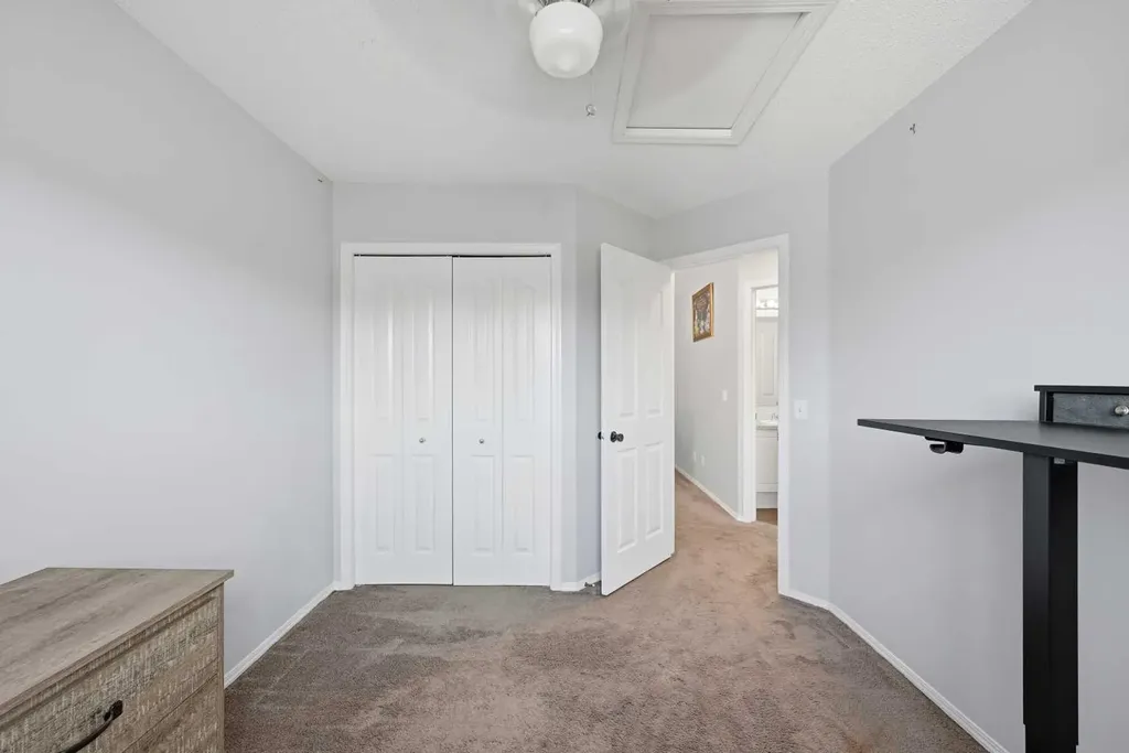 33 Saddlecrest Close NE Calgary AB T3J 5B5