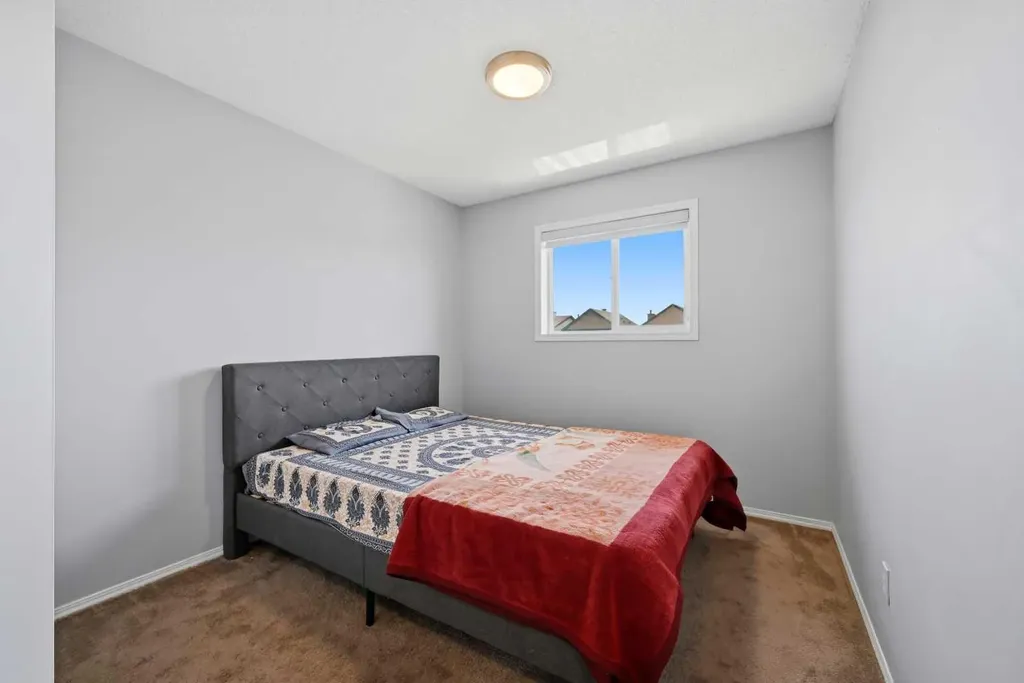 33 Saddlecrest Close NE Calgary AB T3J 5B5