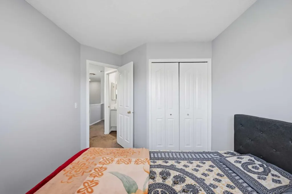 33 Saddlecrest Close NE Calgary AB T3J 5B5