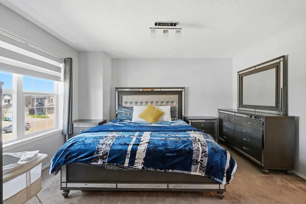 33 Saddlecrest Close NE Calgary AB T3J 5B5