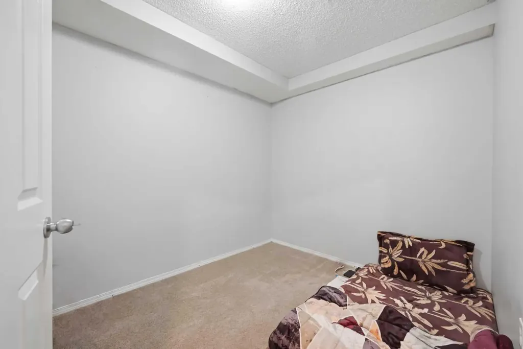 33 Saddlecrest Close NE Calgary AB T3J 5B5