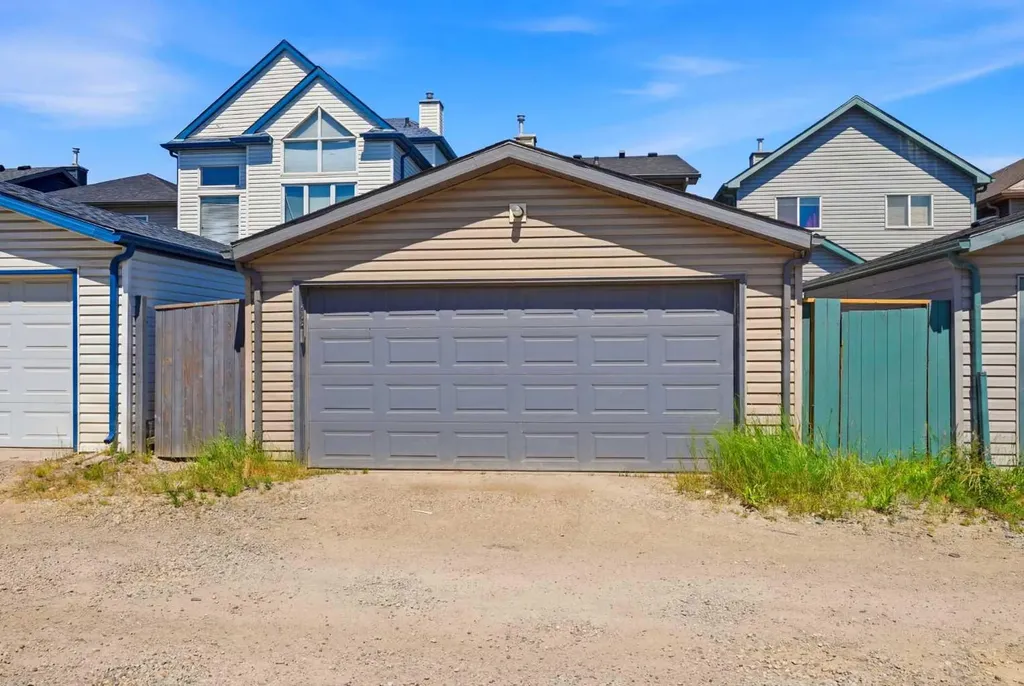 33 Saddlecrest Close NE Calgary AB T3J 5B5