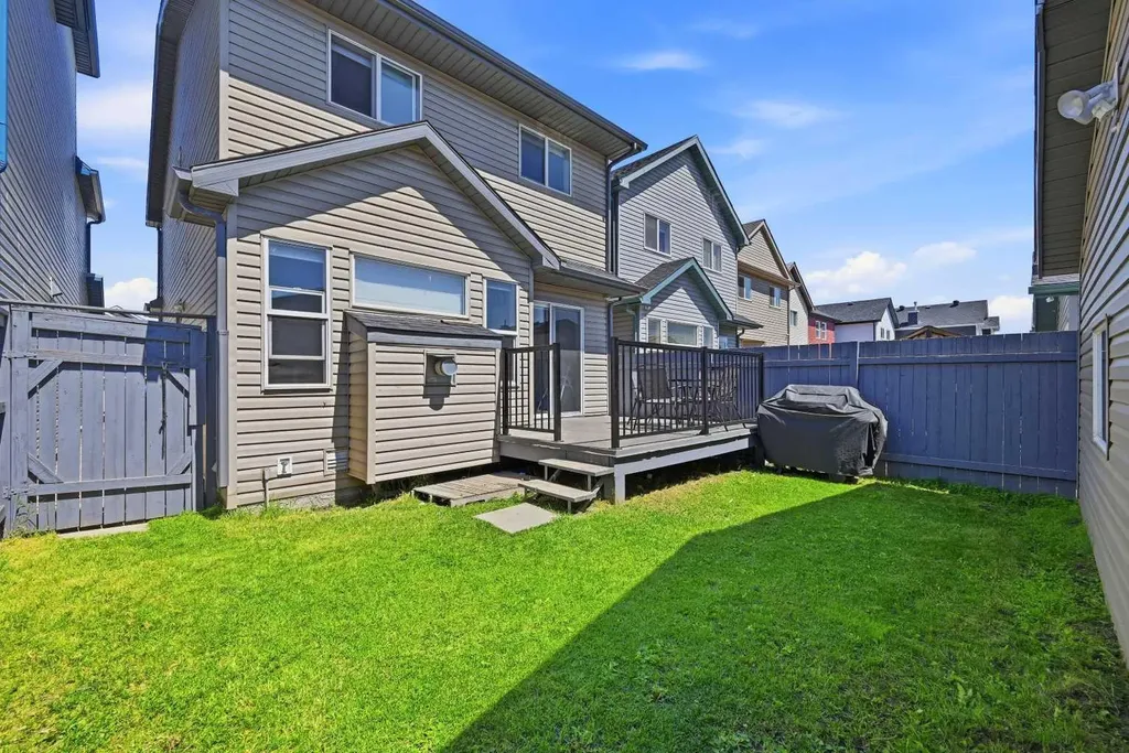 33 Saddlecrest Close NE Calgary AB T3J 5B5