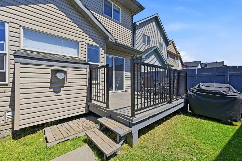 33 Saddlecrest Close NE Calgary AB T3J 5B5