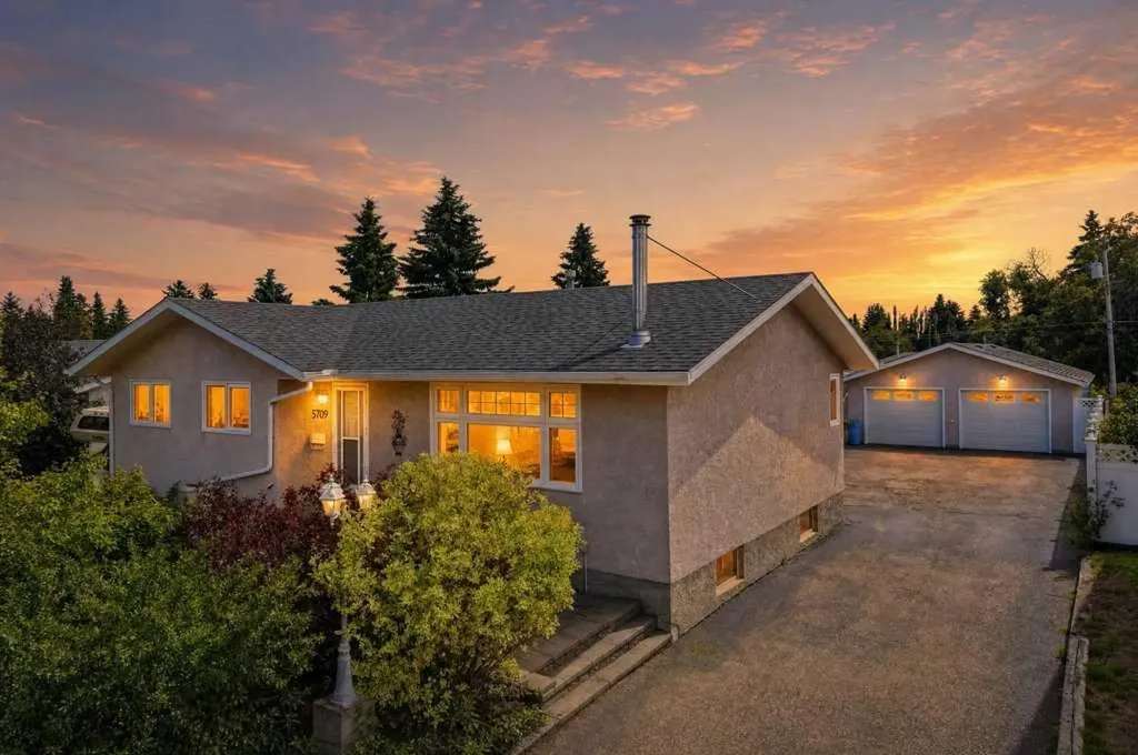 5709 56 Avenue Lacombe AB T4L 1N6