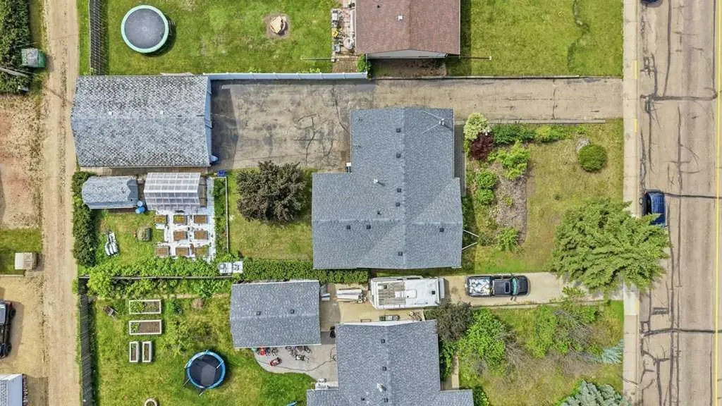 5709 56 Avenue Lacombe AB T4L 1N6