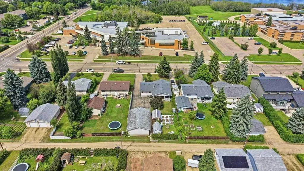 5709 56 Avenue Lacombe AB T4L 1N6