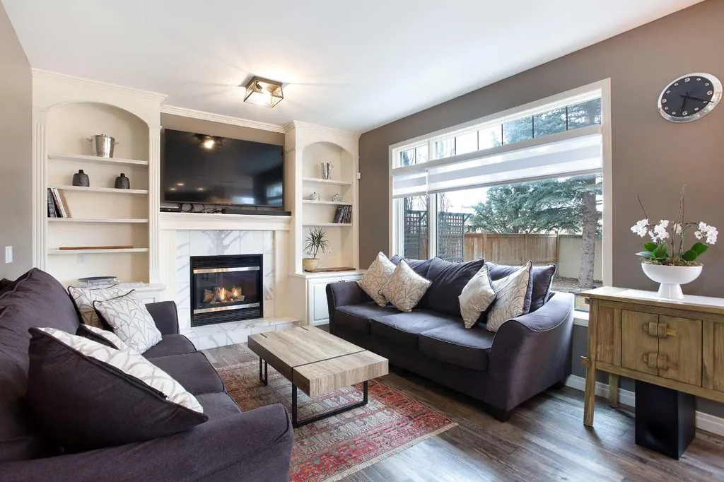 90 Discovery Ridge Road SW Calgary AB T3H 4R4