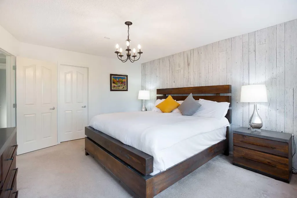 90 Discovery Ridge Road SW Calgary AB T3H 4R4