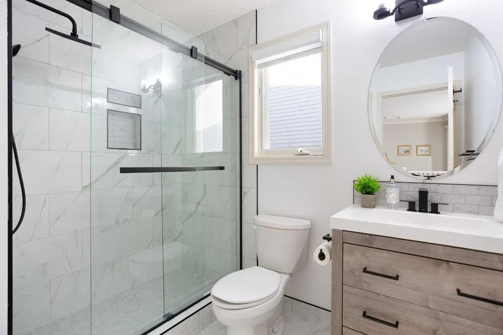 90 Discovery Ridge Road SW Calgary AB T3H 4R4