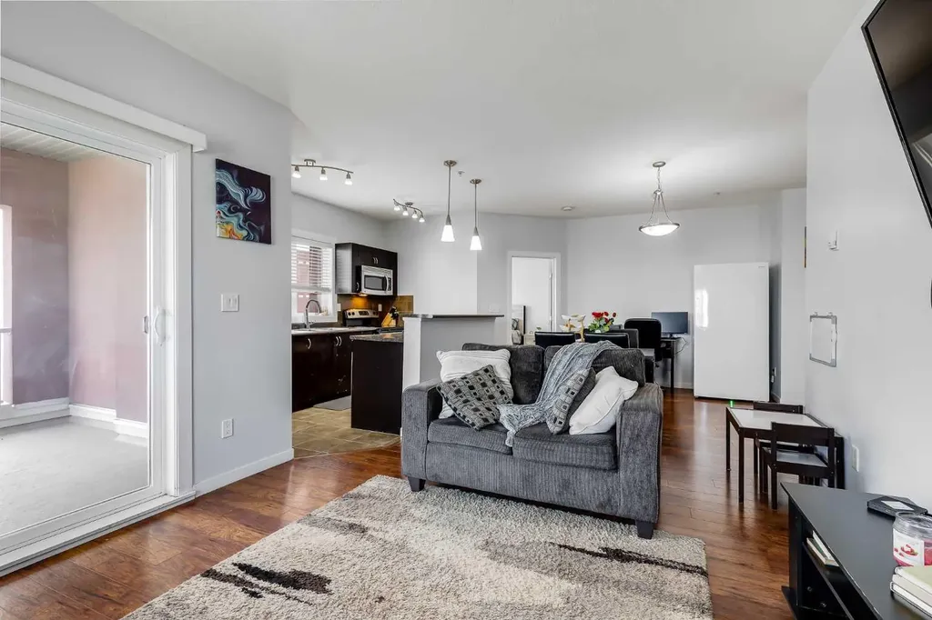604 East Lake Boulevard NE Airdrie AB T4A 0G5
