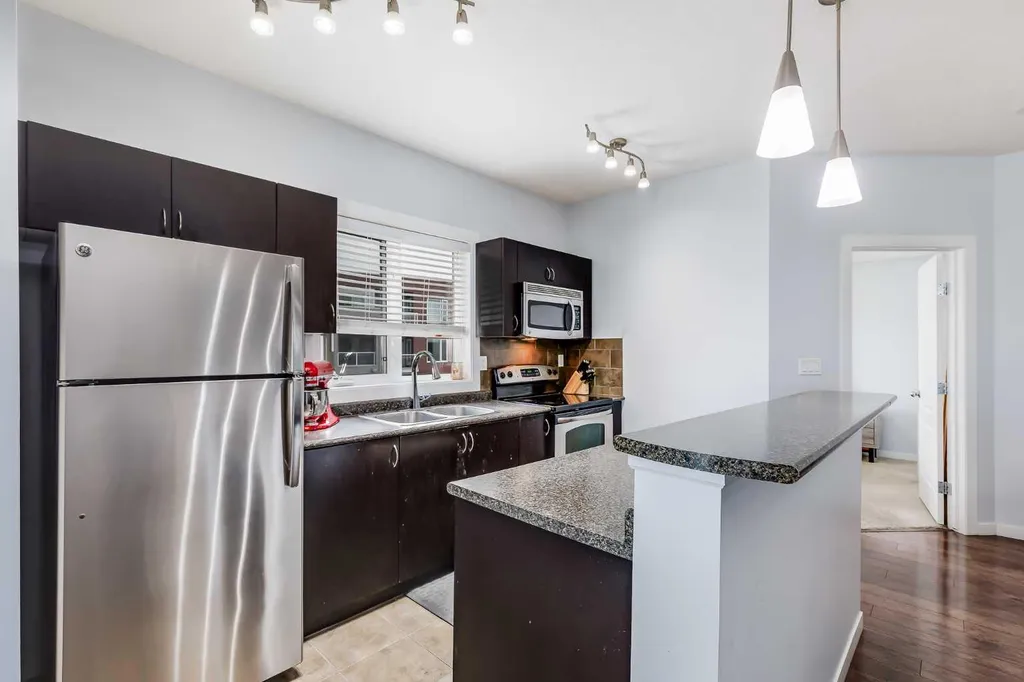 604 East Lake Boulevard NE Airdrie AB T4A 0G5