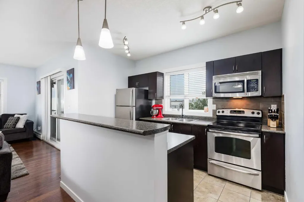 604 East Lake Boulevard NE Airdrie AB T4A 0G5