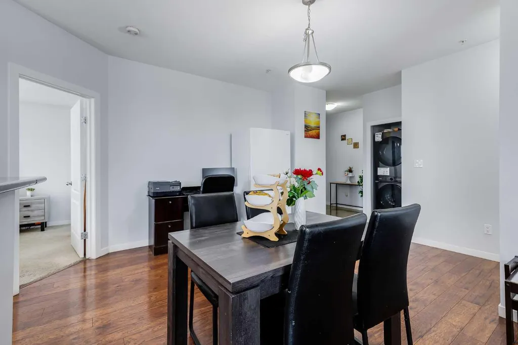 604 East Lake Boulevard NE Airdrie AB T4A 0G5