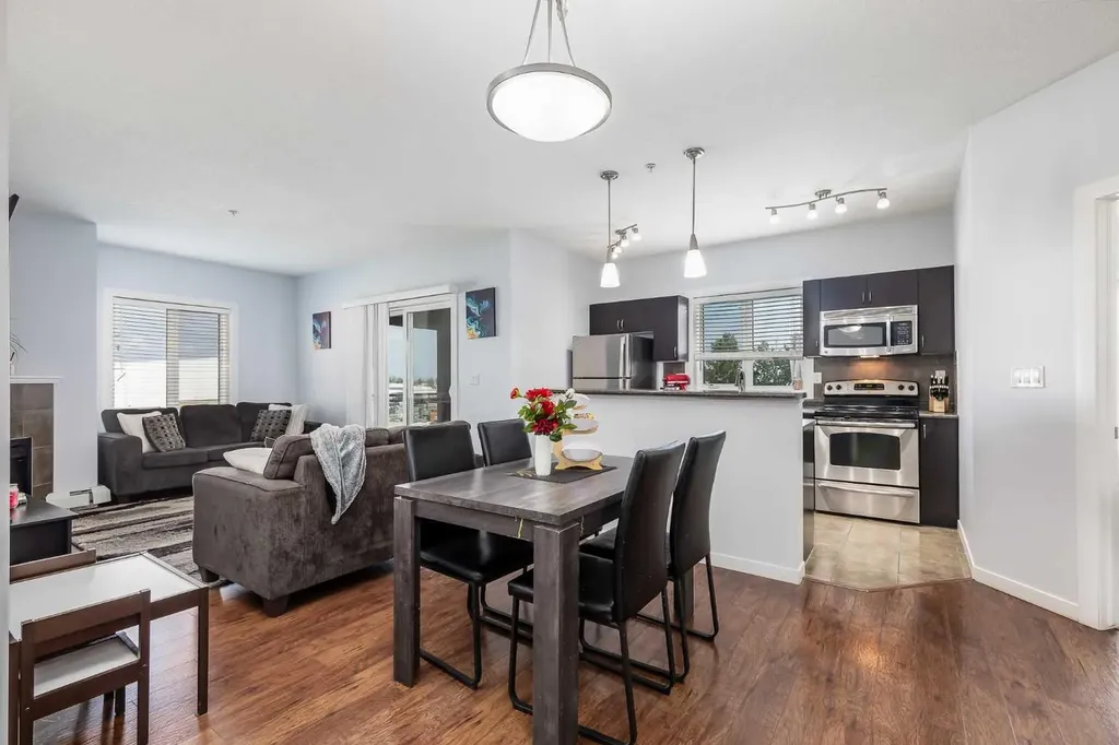 604 East Lake Boulevard NE Airdrie AB T4A 0G5