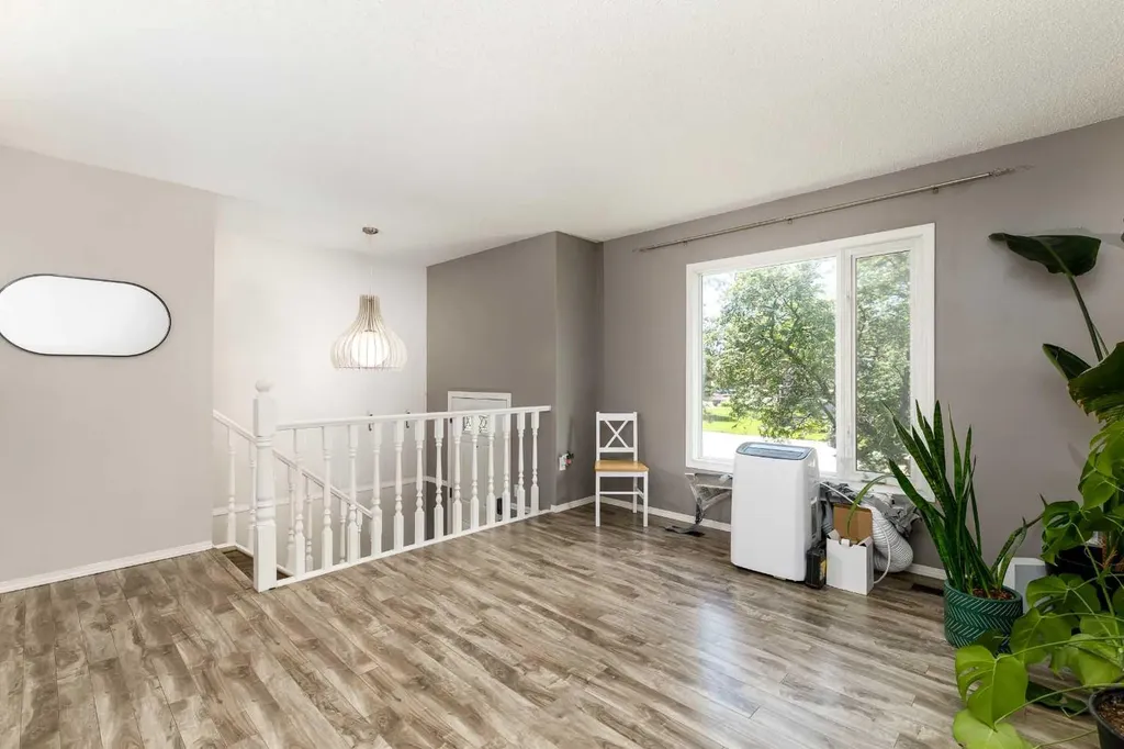 41 Mcdougall Crescent Red Deer AB T4R 1T2