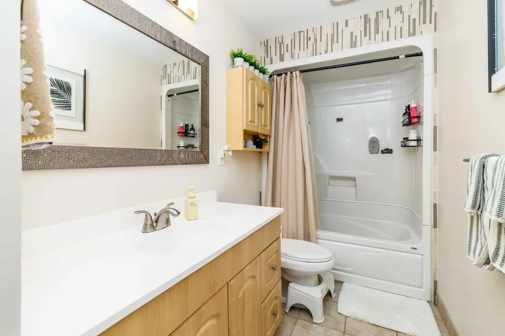 41 Mcdougall Crescent Red Deer AB T4R 1T2