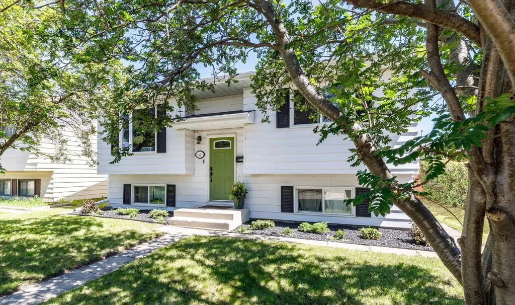 41 Mcdougall Crescent Red Deer AB T4R 1T2