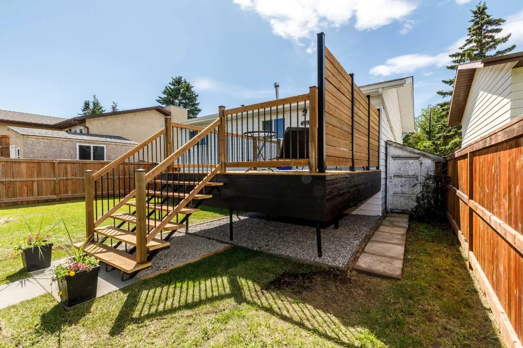 41 Mcdougall Crescent Red Deer AB T4R 1T2