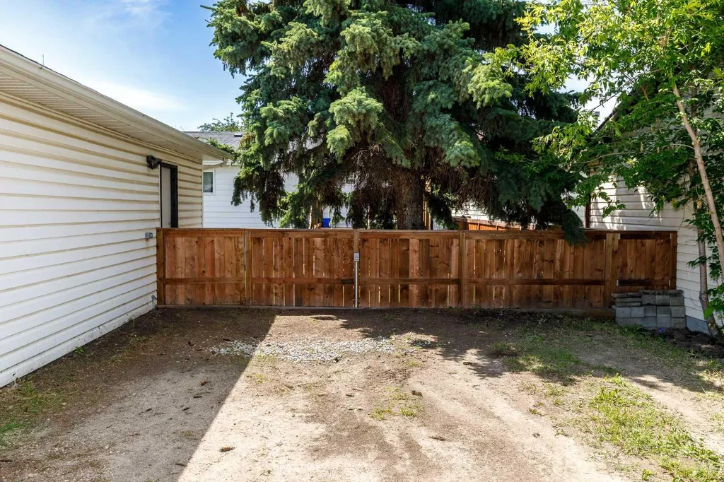 41 Mcdougall Crescent Red Deer AB T4R 1T2