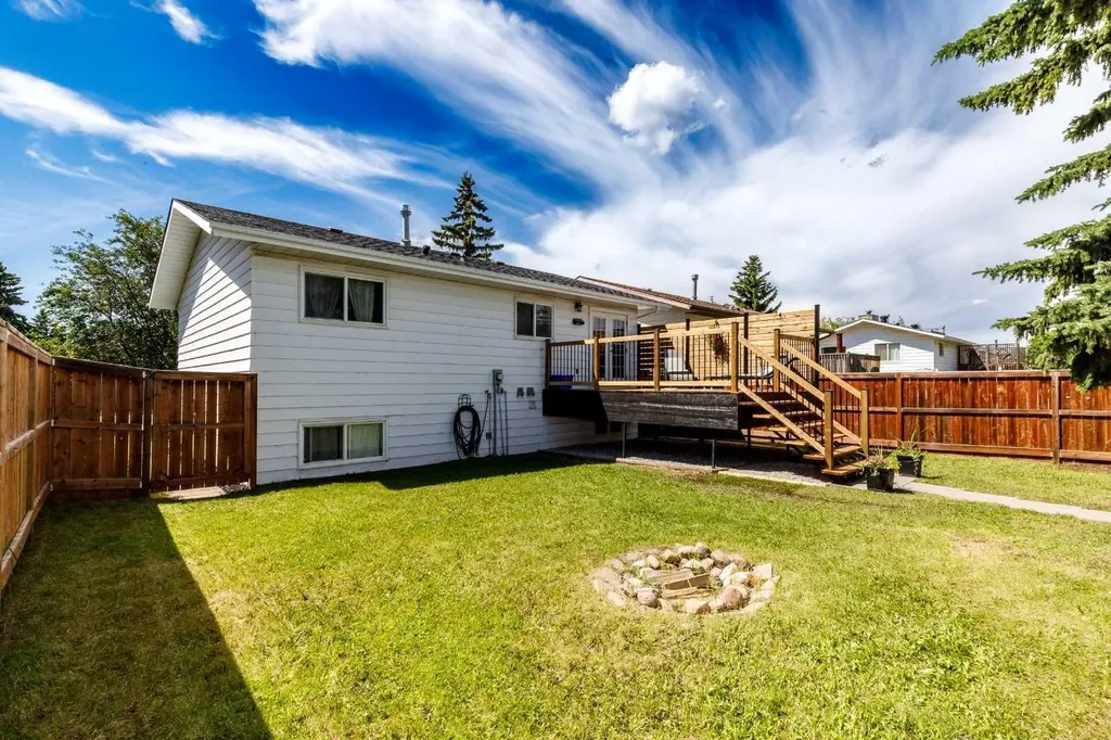 41 Mcdougall Crescent Red Deer AB T4R 1T2