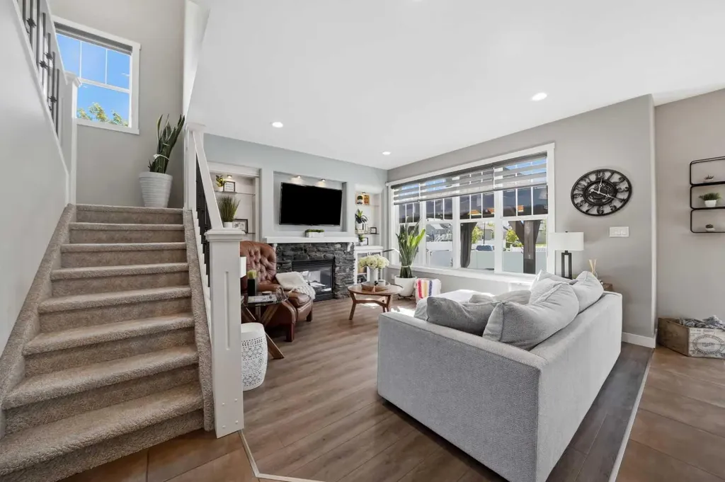 4002 45 Avenue Sylvan Lake AB T4S 0C1