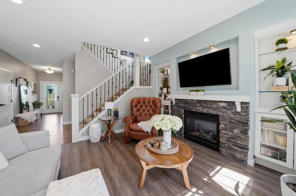 4002 45 Avenue Sylvan Lake AB T4S 0C1