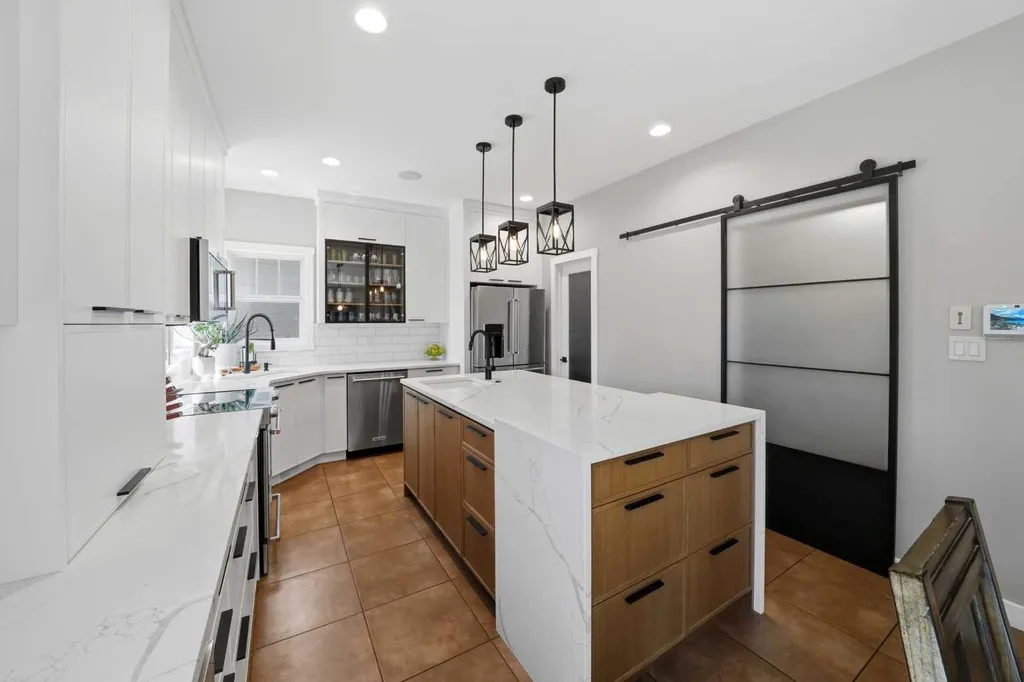 4002 45 Avenue Sylvan Lake AB T4S 0C1