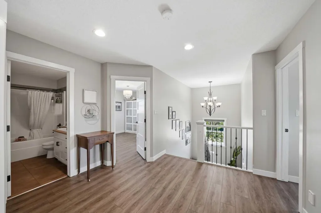 4002 45 Avenue Sylvan Lake AB T4S 0C1