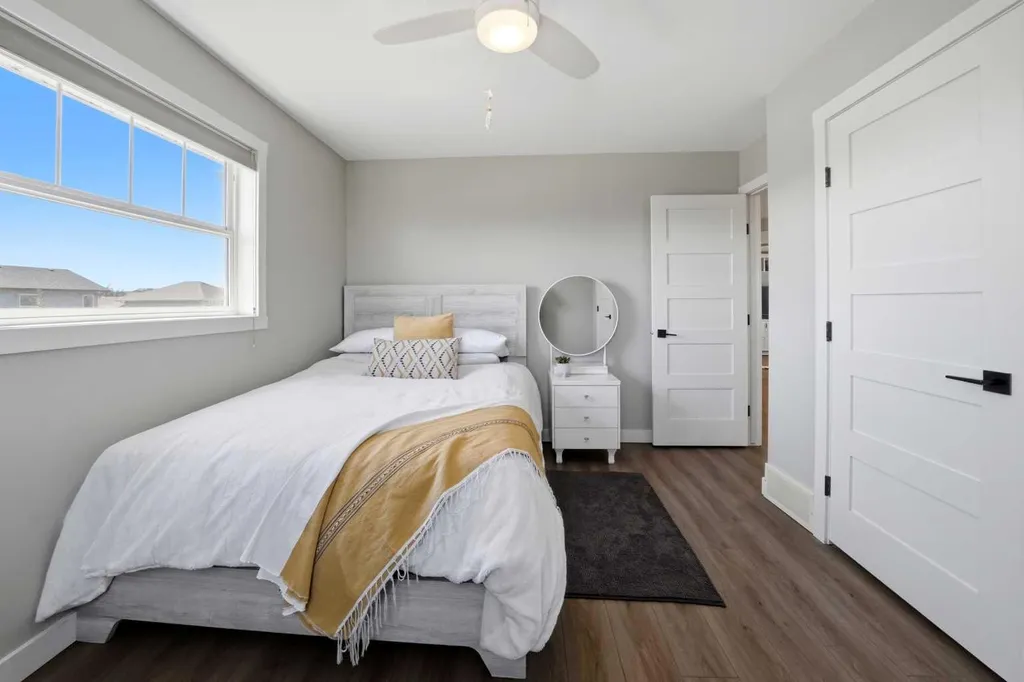 4002 45 Avenue Sylvan Lake AB T4S 0C1