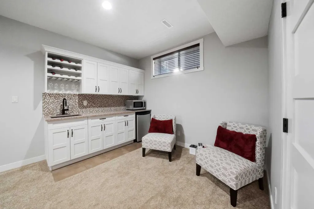 4002 45 Avenue Sylvan Lake AB T4S 0C1