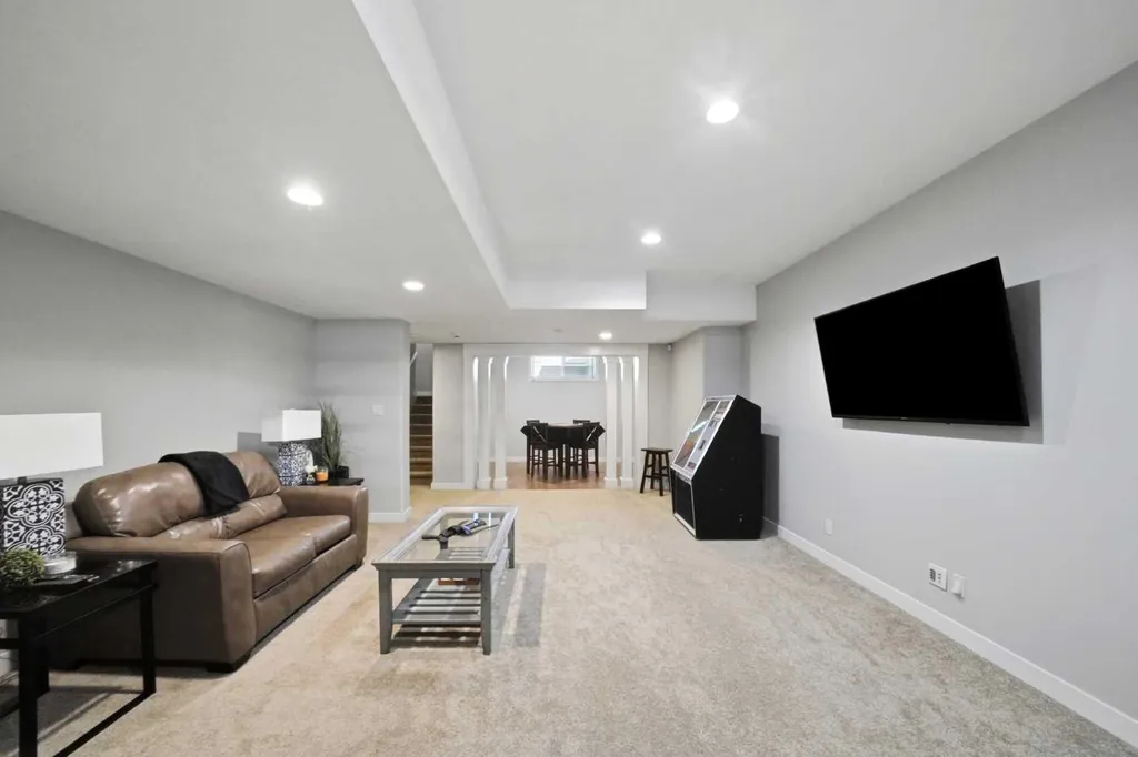 4002 45 Avenue Sylvan Lake AB T4S 0C1