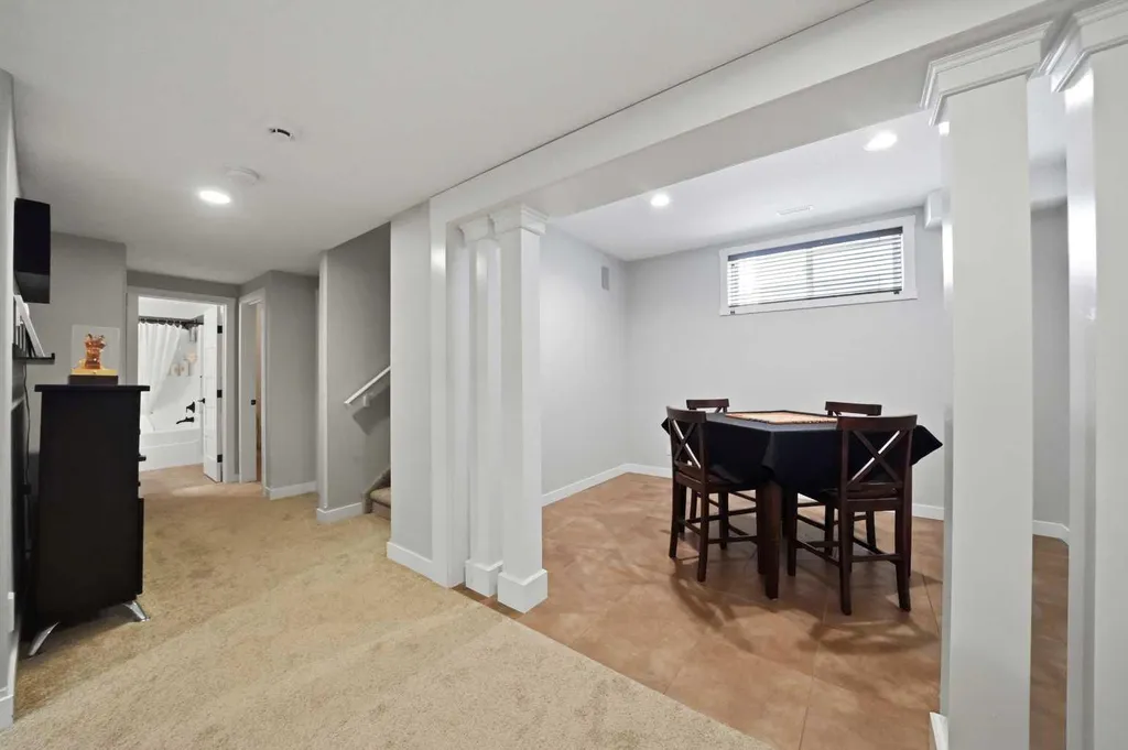 4002 45 Avenue Sylvan Lake AB T4S 0C1