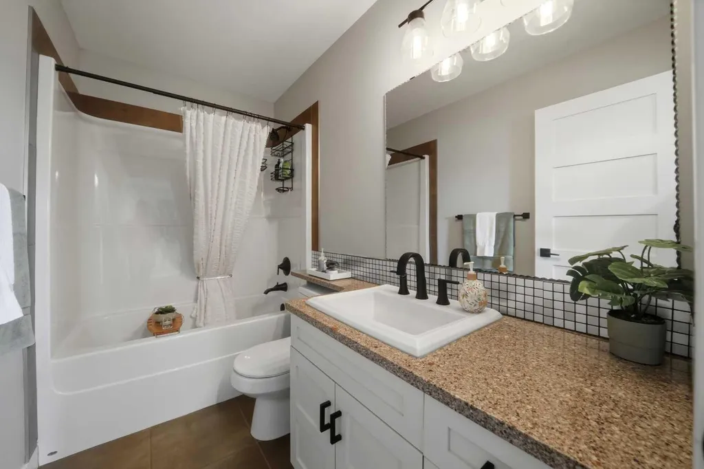4002 45 Avenue Sylvan Lake AB T4S 0C1