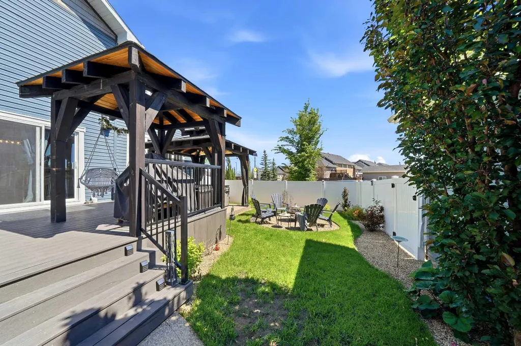 4002 45 Avenue Sylvan Lake AB T4S 0C1