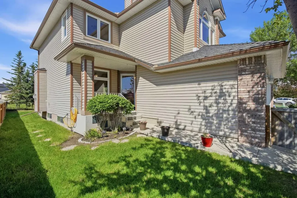 79 Citadel Crest Heath NW Calgary AB T3G 4W4