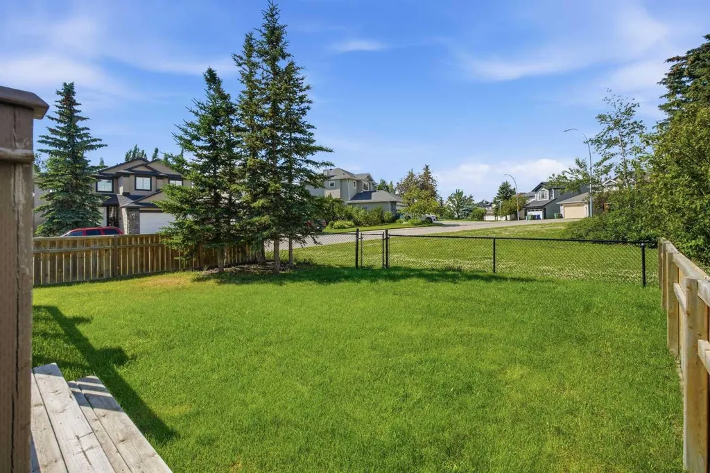 79 Citadel Crest Heath NW Calgary AB T3G 4W4